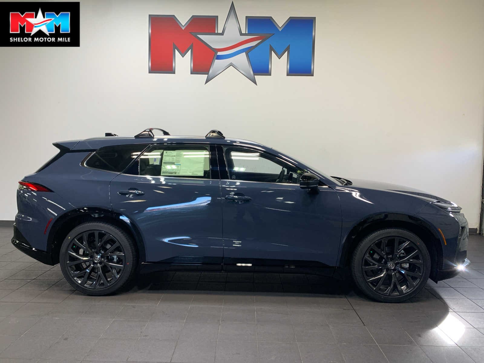 2025 Toyota Crown Signia Limited's photo