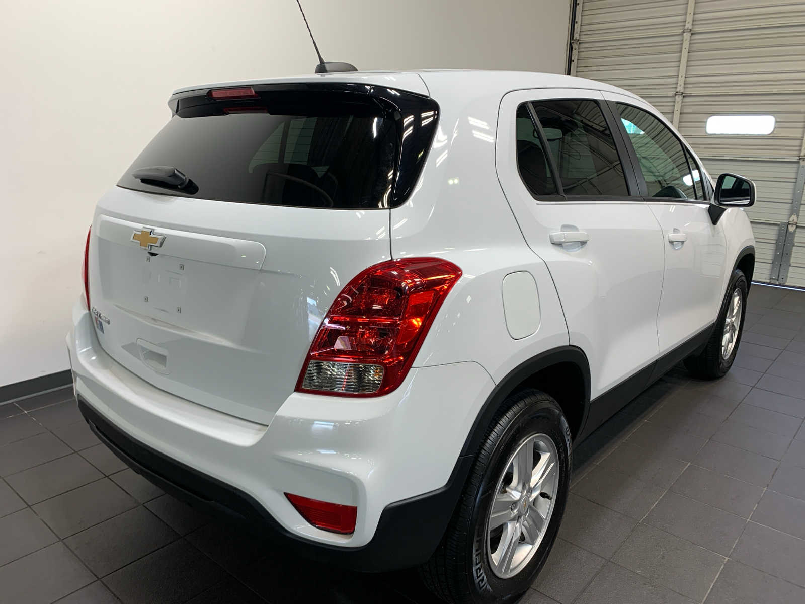 2021 Chevrolet Trax LS photo 3