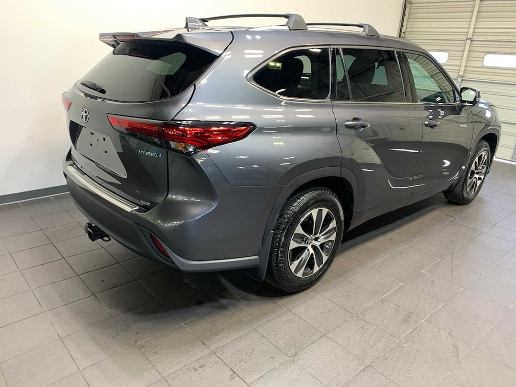 Used 2020 Toyota Highlander Hybrid XLE SUV