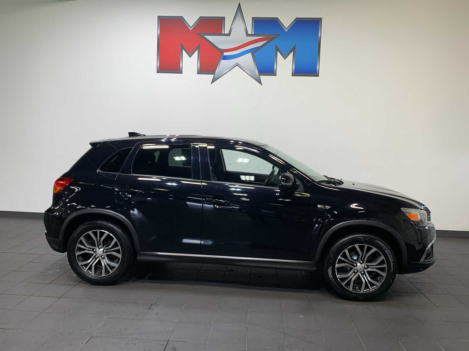 2018 Mitsubishi Outlander Sport ES photo 3