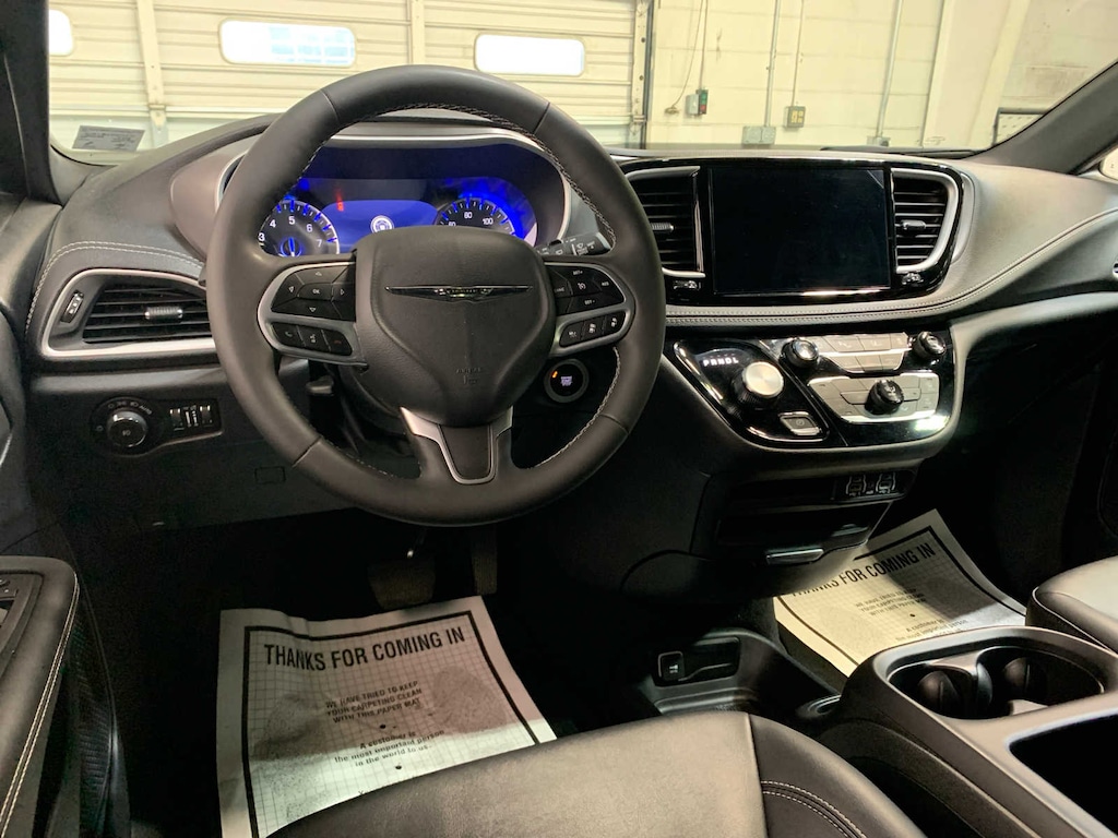Used 2025 Chrysler Pacifica Select Van Passenger Van