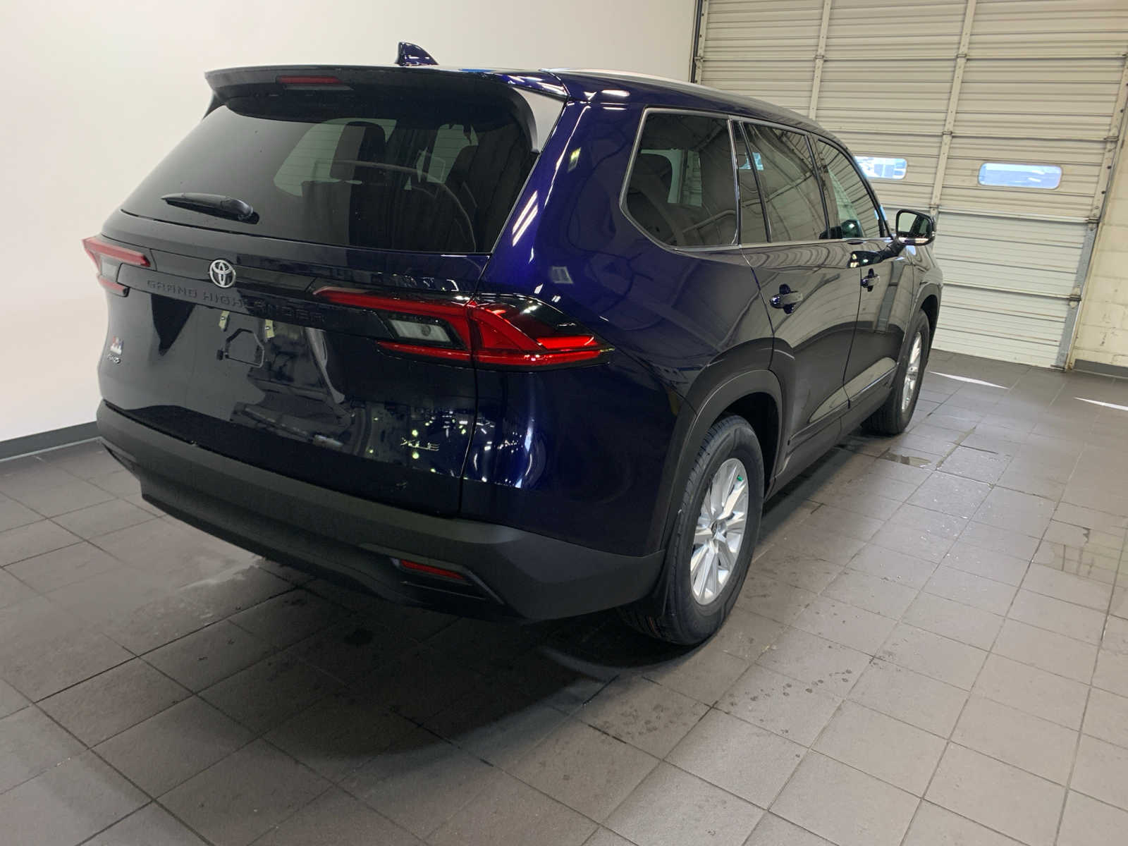 2026 Toyota Grand Highlander XLE photo 3