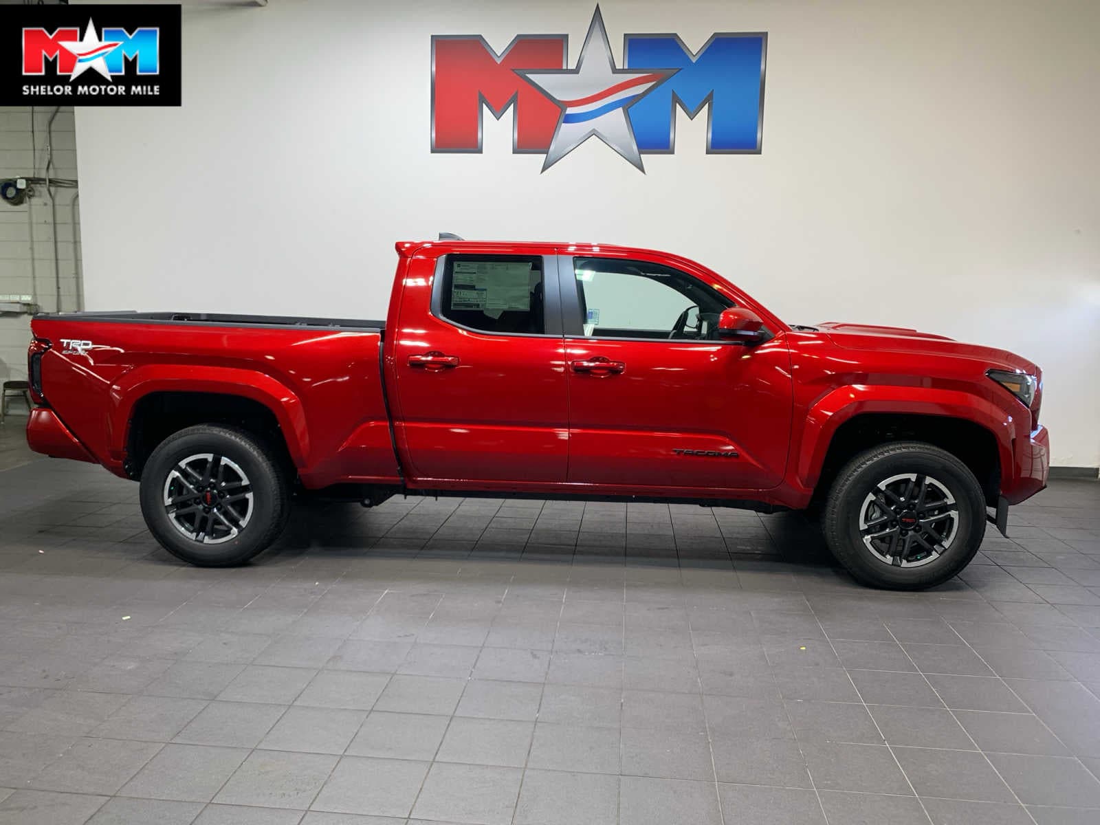 2026 Toyota Tacoma TRD Sport's photo