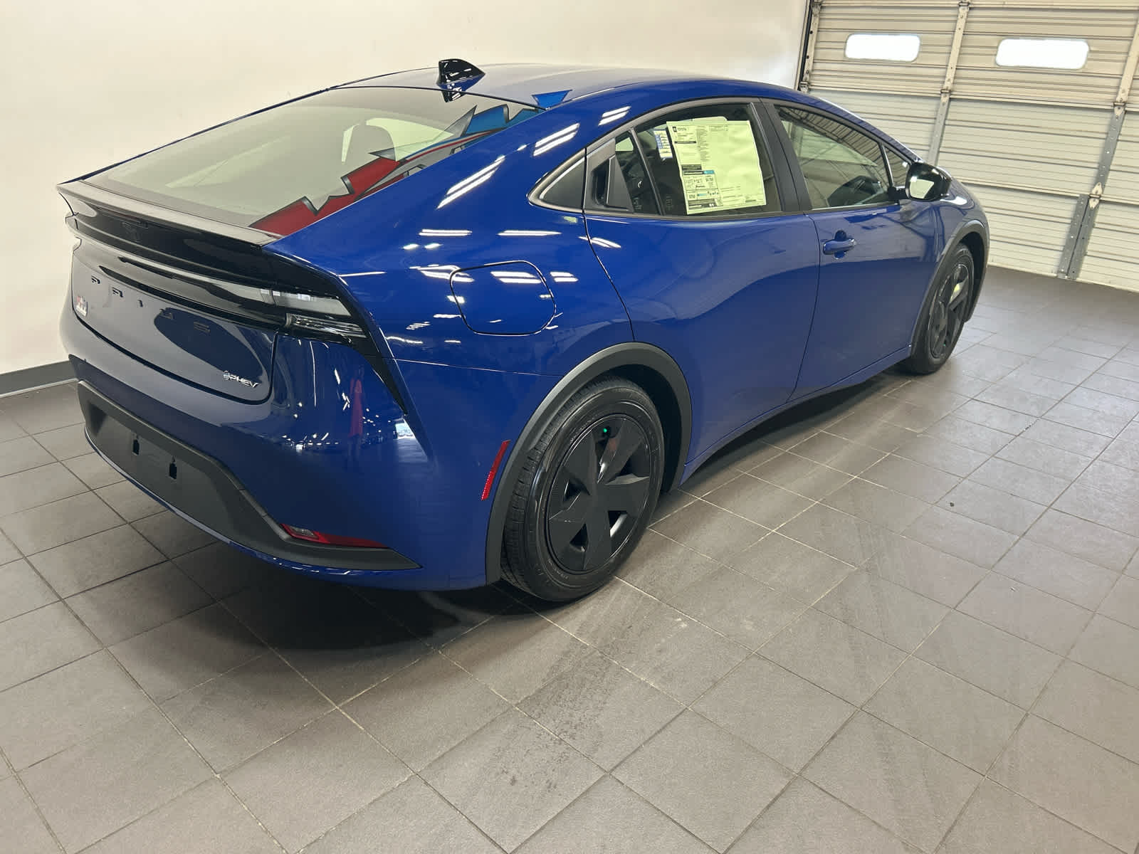 2026 Toyota Prius Plug-in Hybrid SE - Photo 3