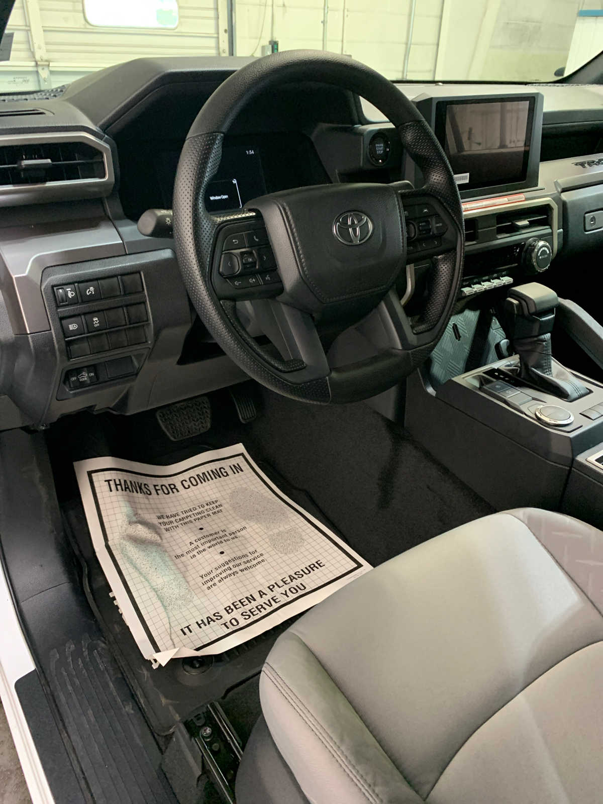 2026 Toyota Tacoma SR5 - Photo 9