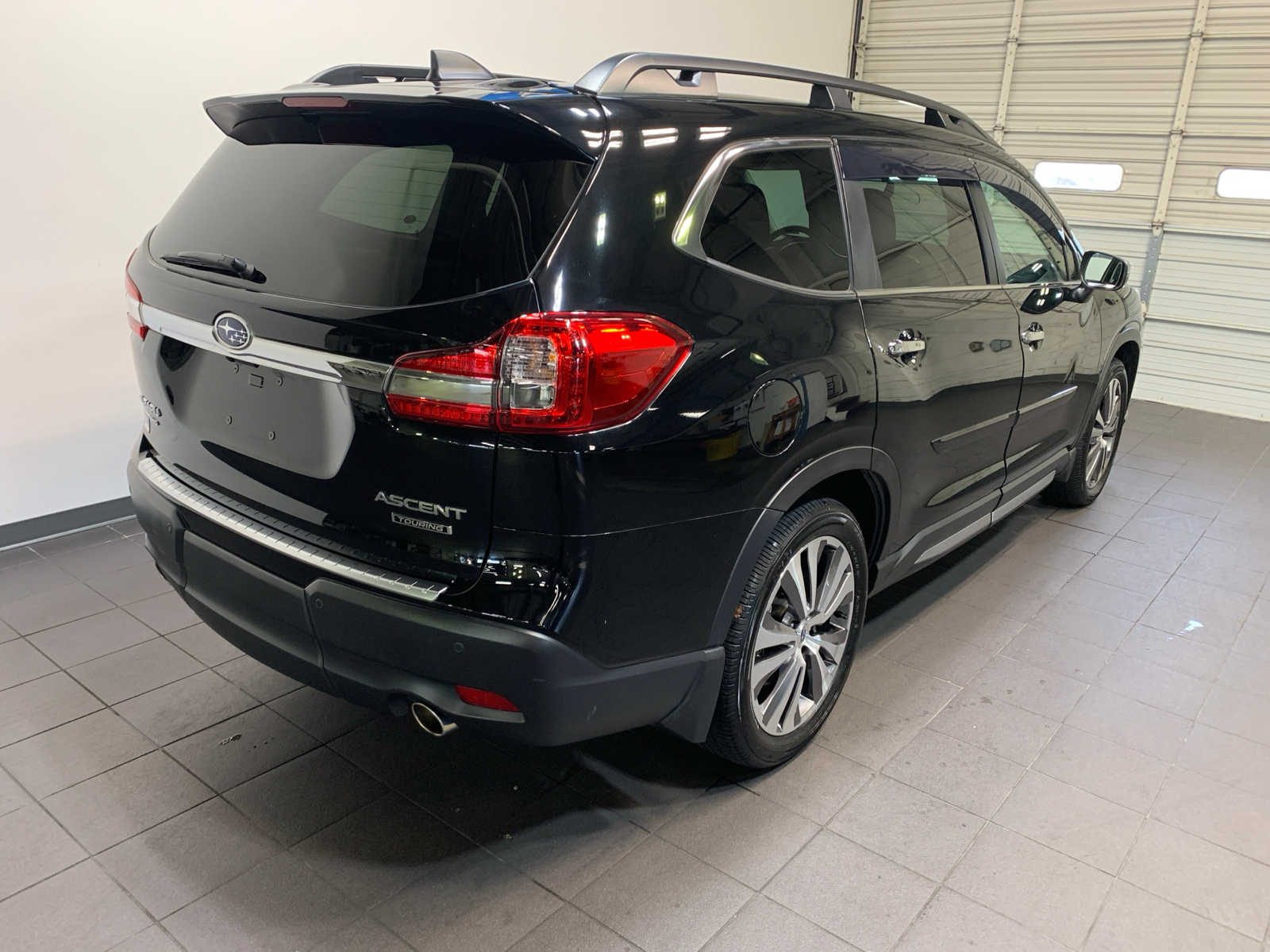 2022 Subaru Ascent Touring photo 3