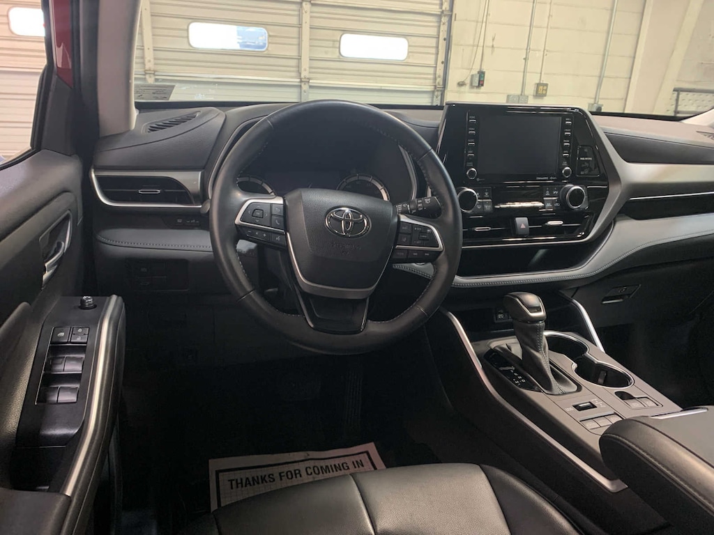 Used 2022 Toyota Highlander XLE SUV