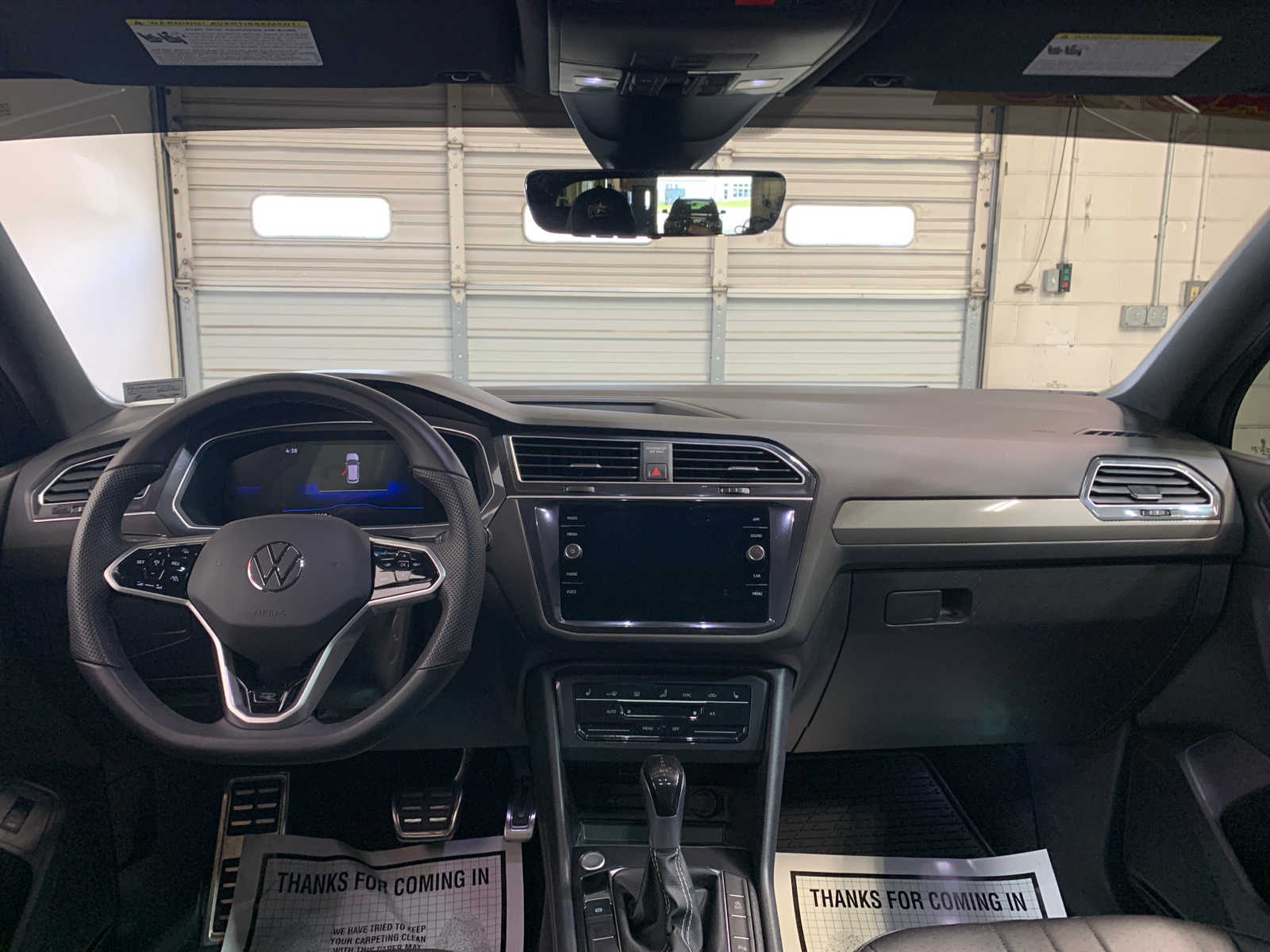 2024 Volkswagen Tiguan SE R-Line Black photo 4