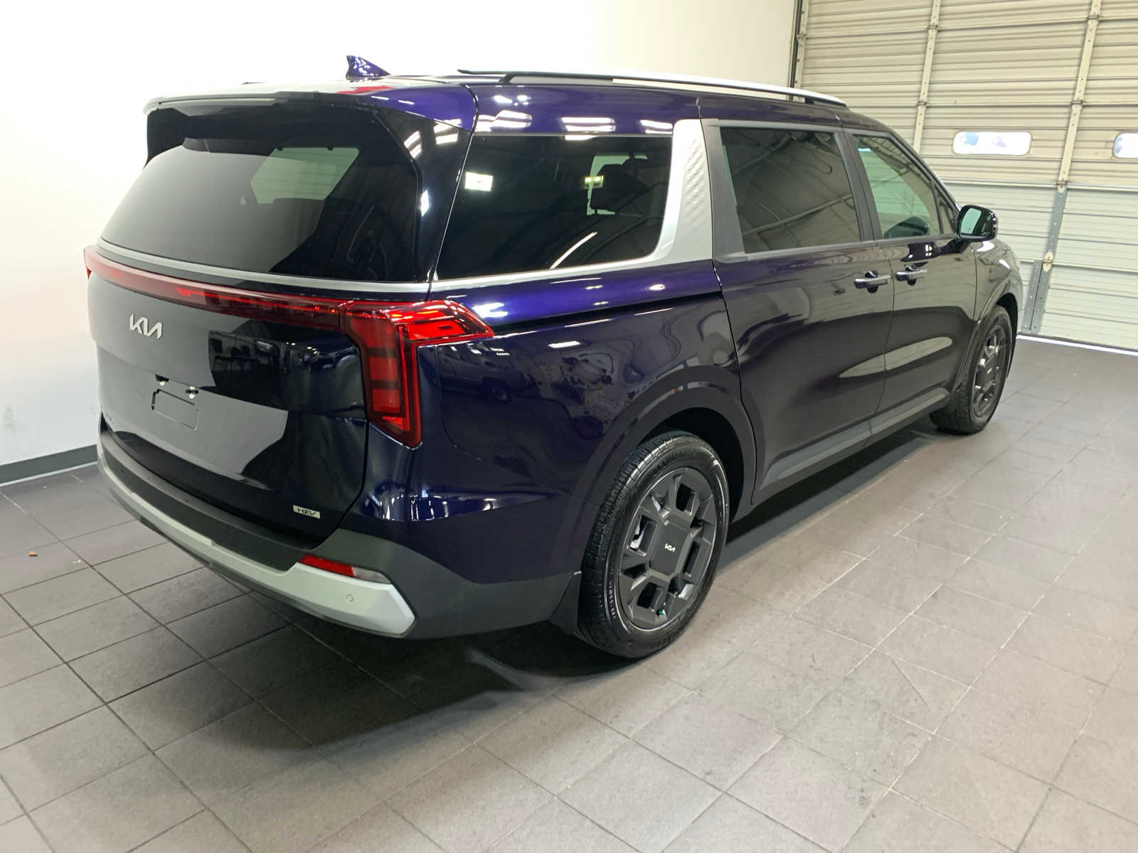 2025 Kia Carnival EX photo 3