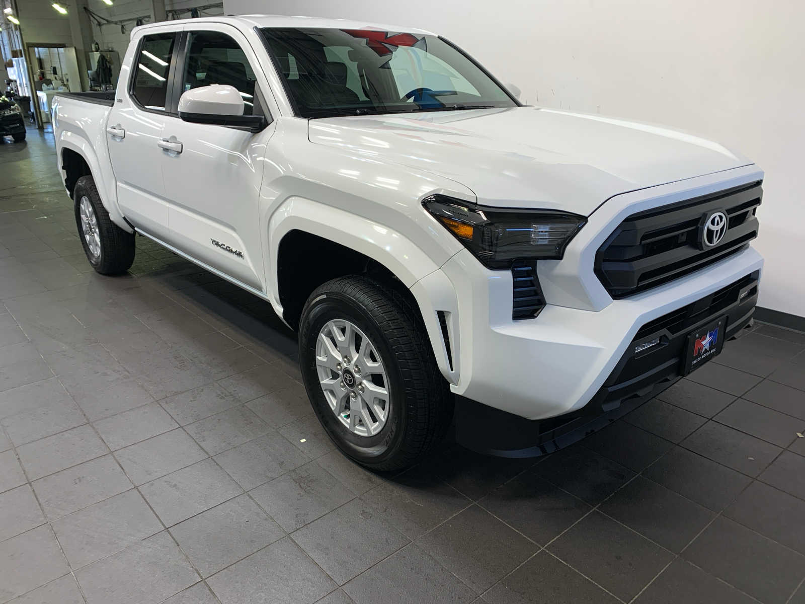 2025 Toyota Tacoma SR5 photo 2
