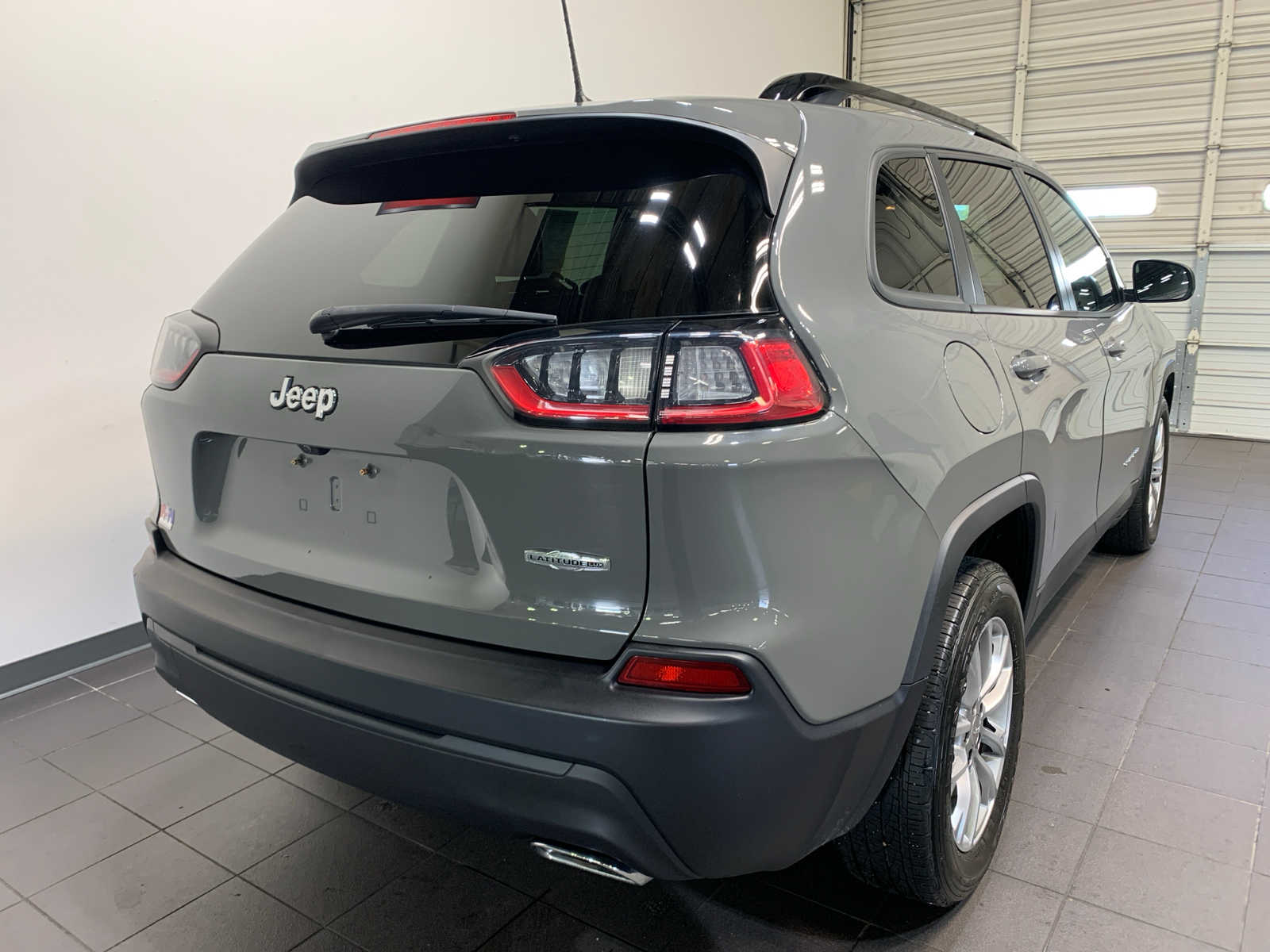 2022 Jeep Cherokee Latitude Lux photo 3