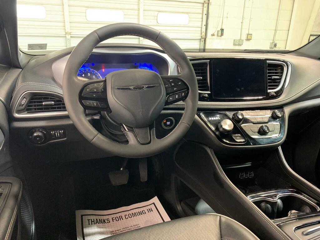 Used 2025 Chrysler Pacifica Limited Van Passenger Van