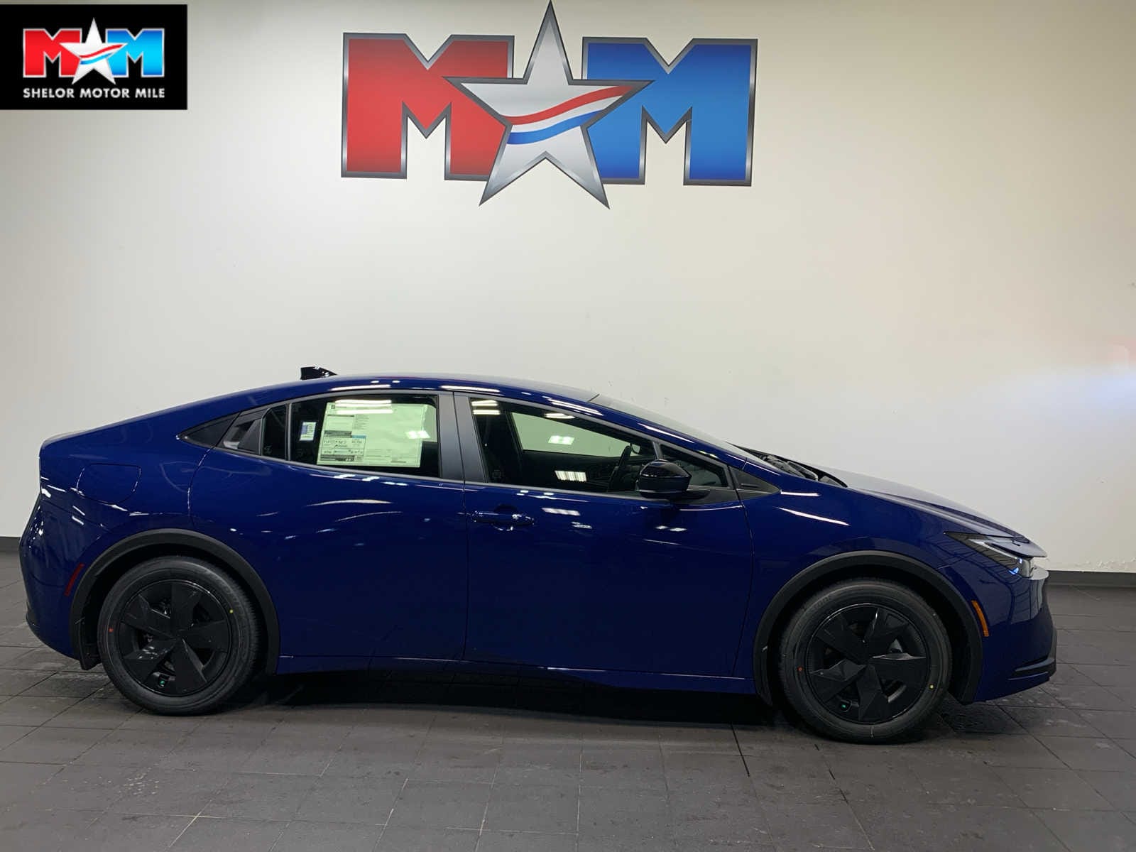 2026 Toyota Prius SE's photo