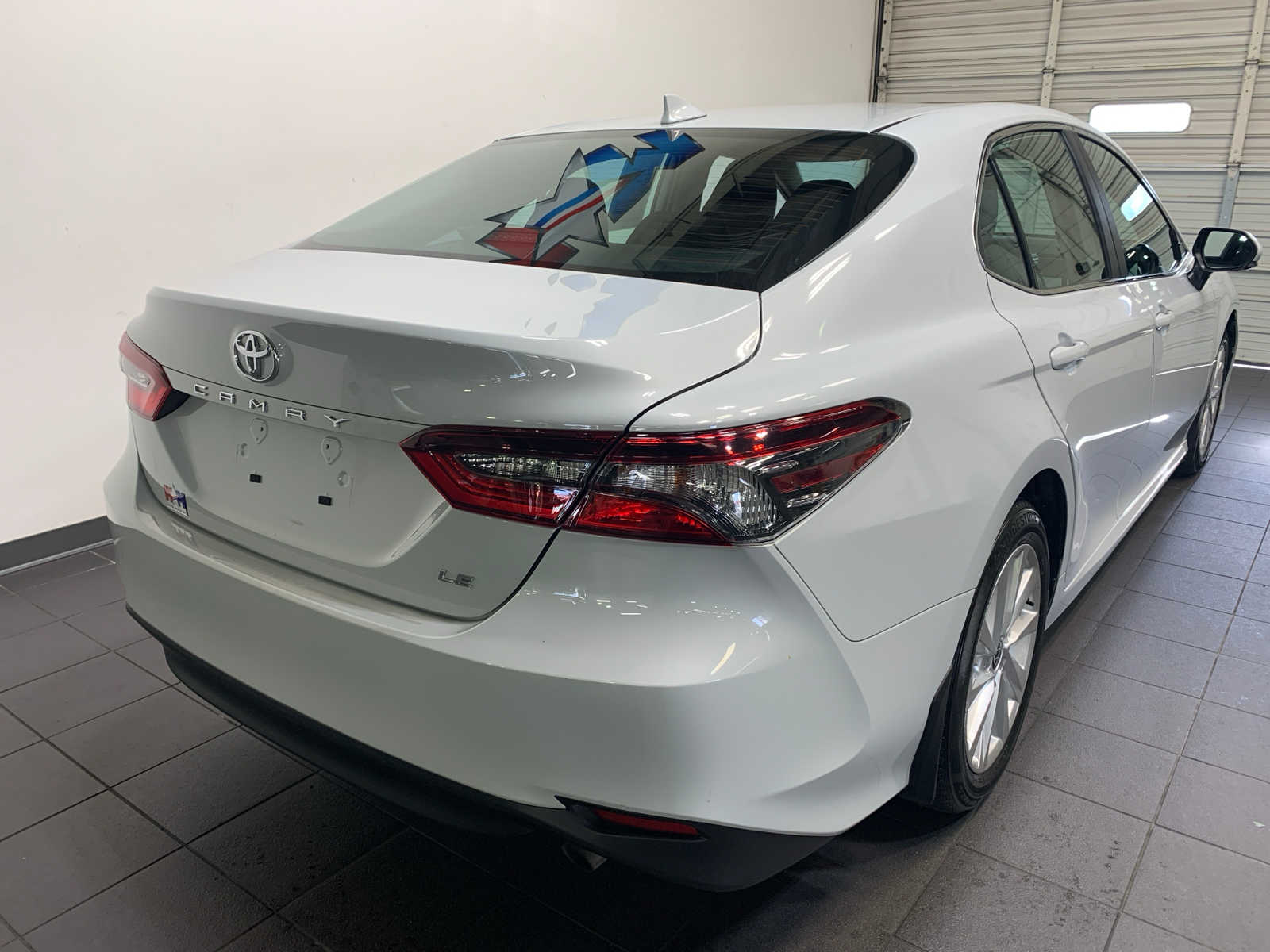2023 Toyota Camry LE photo 3