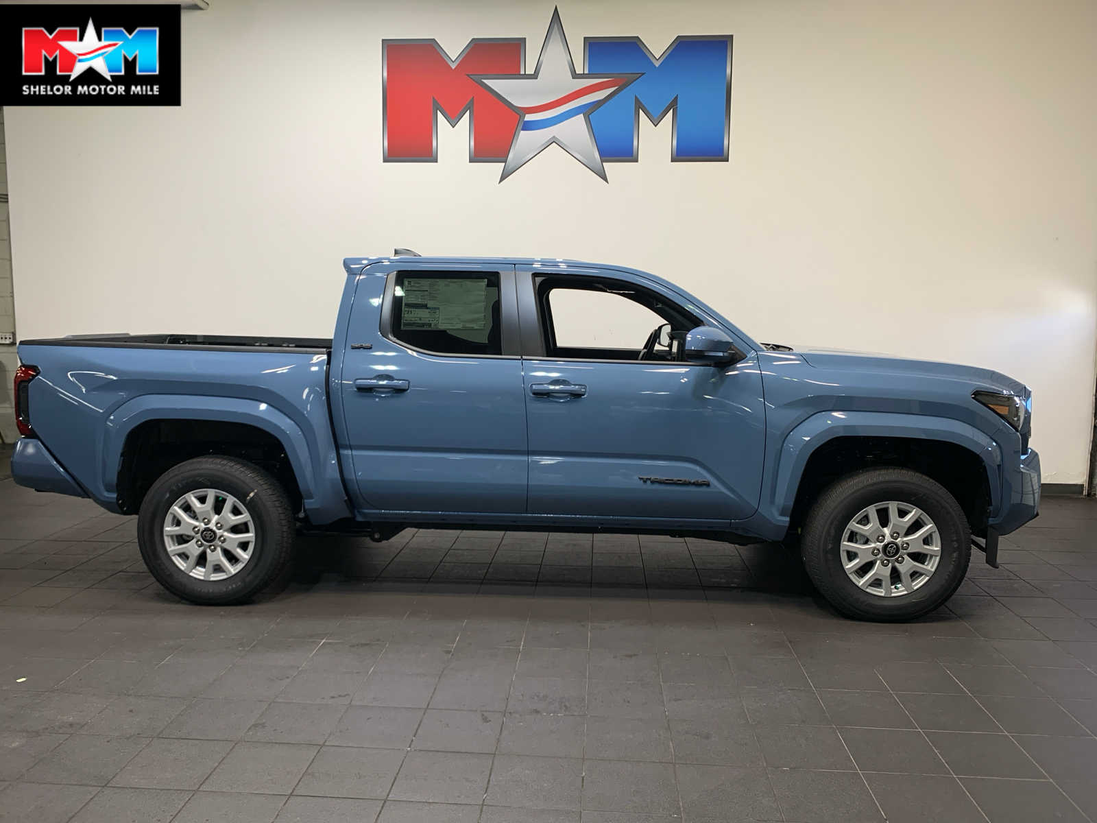 2026 Toyota Tacoma SR5's photo