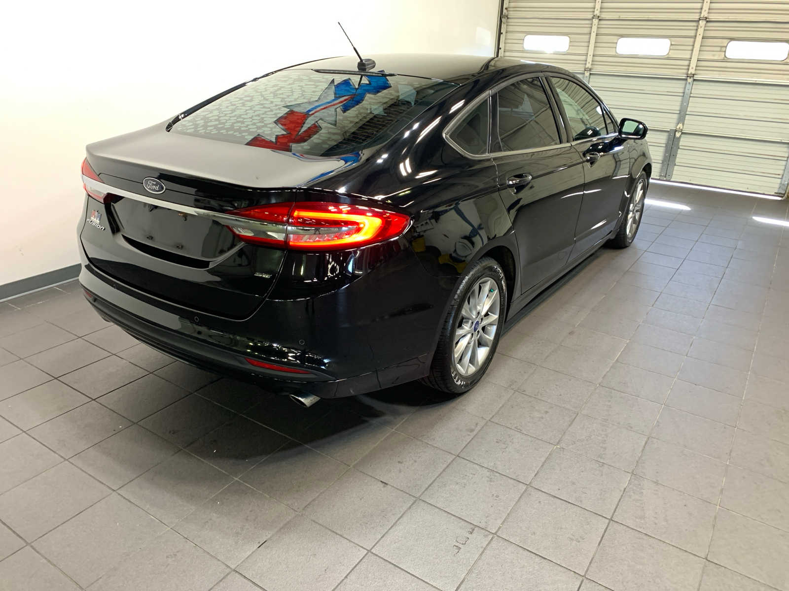 2017 Ford Fusion SE photo 3