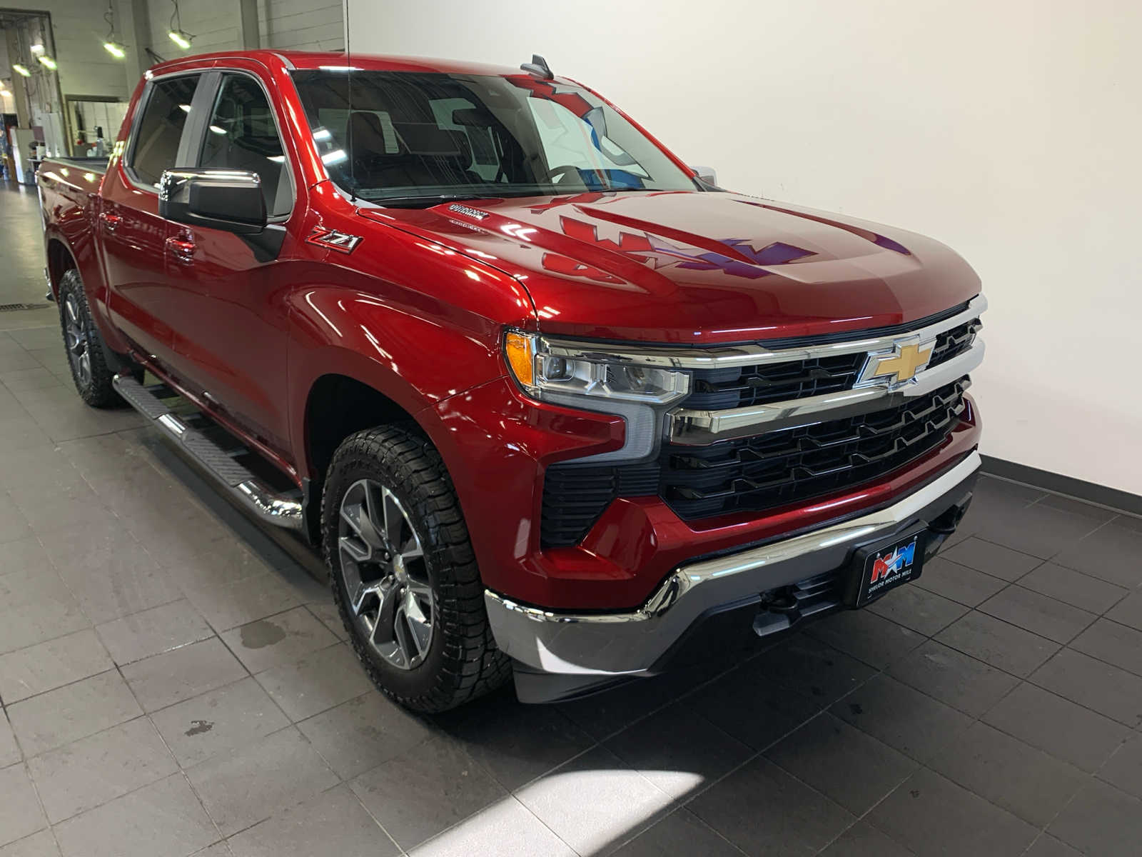 2022 Chevrolet Silverado 1500 LT photo 2