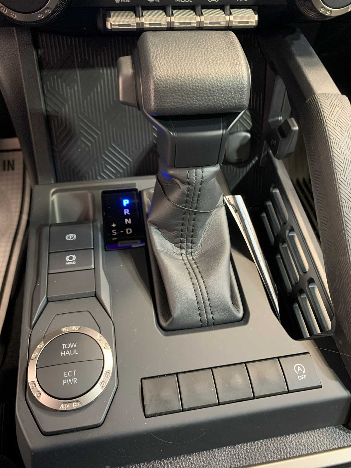 2026 Toyota Tacoma SR5 - Photo 7