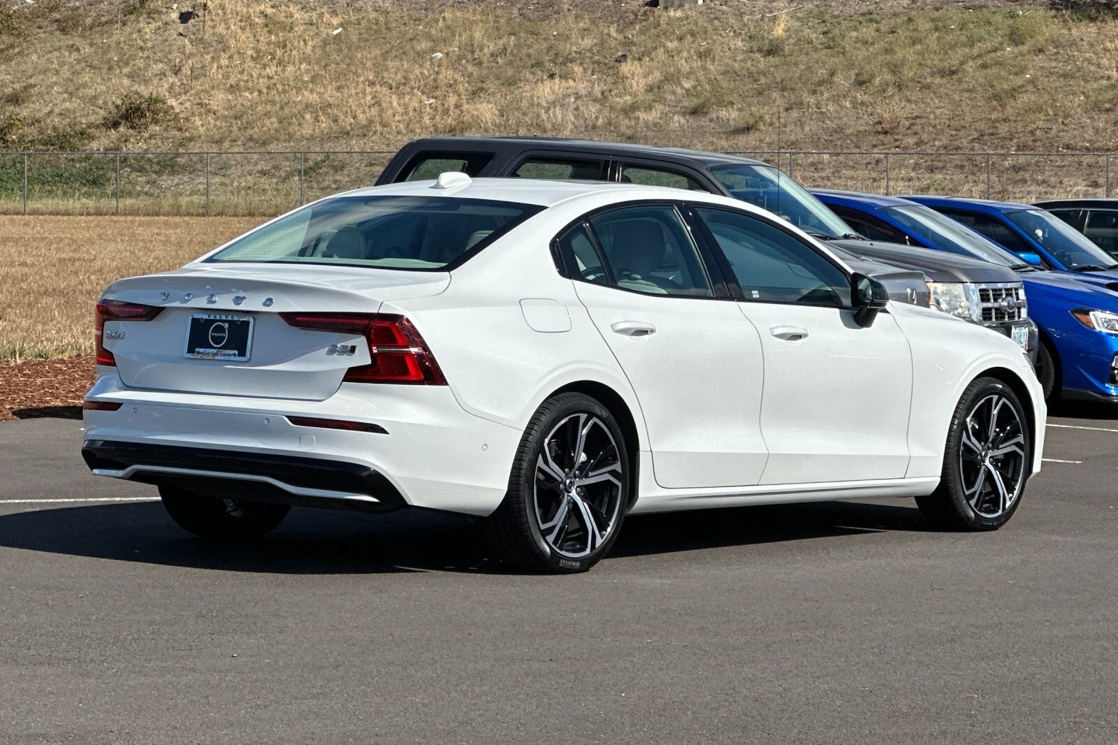 2024 Volvo S60 B5 Plus photo 3