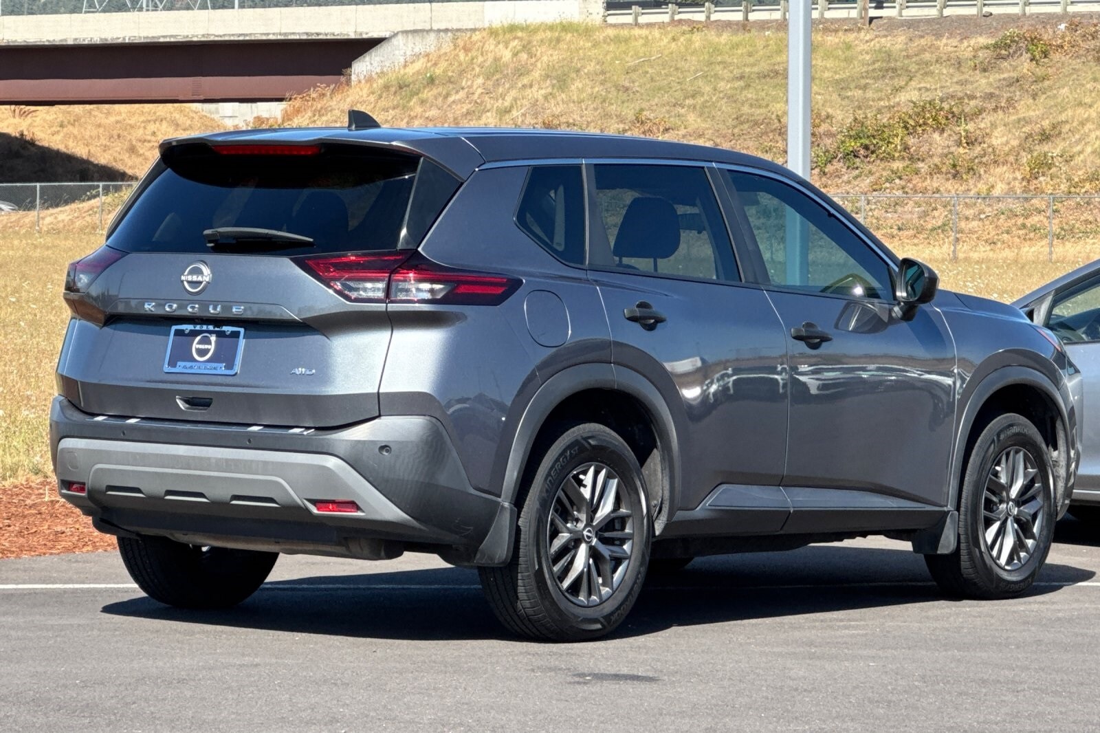 2023 Nissan Rogue S photo 3