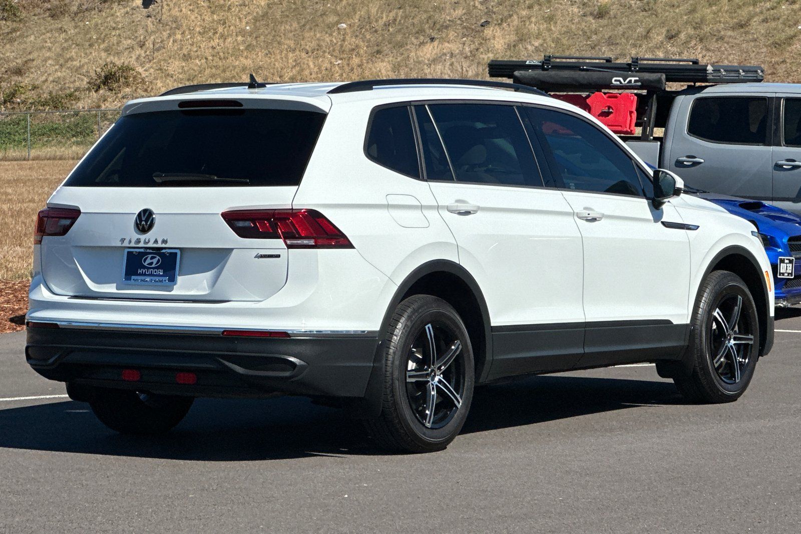 2023 Volkswagen Tiguan S photo 2