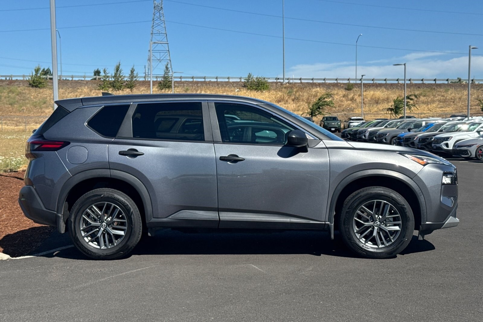 2023 Nissan Rogue S photo 2
