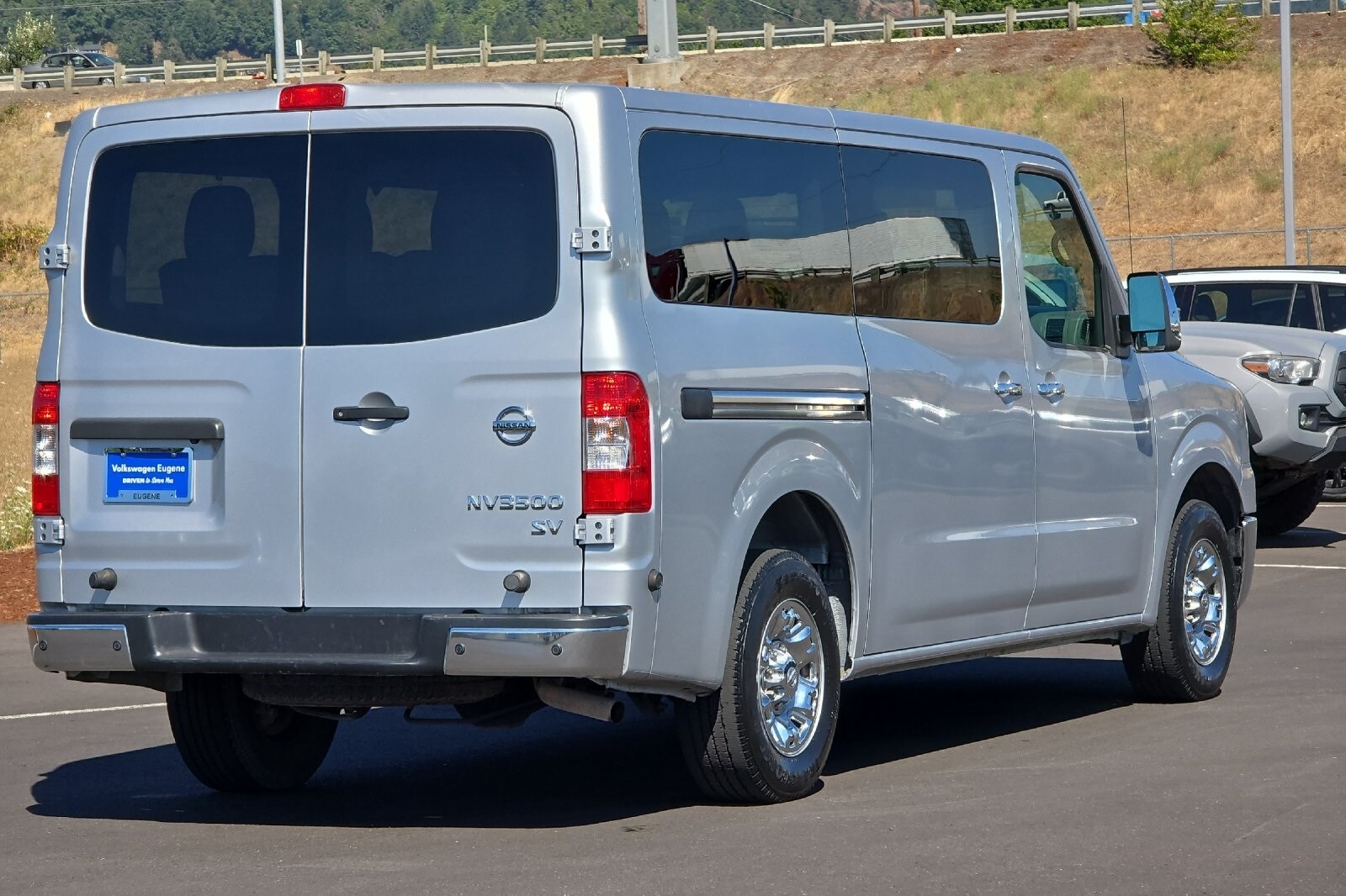 2020 Nissan NV3500 photo 2