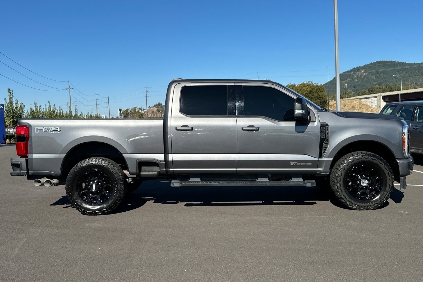 2023 Ford F-350 photo 2