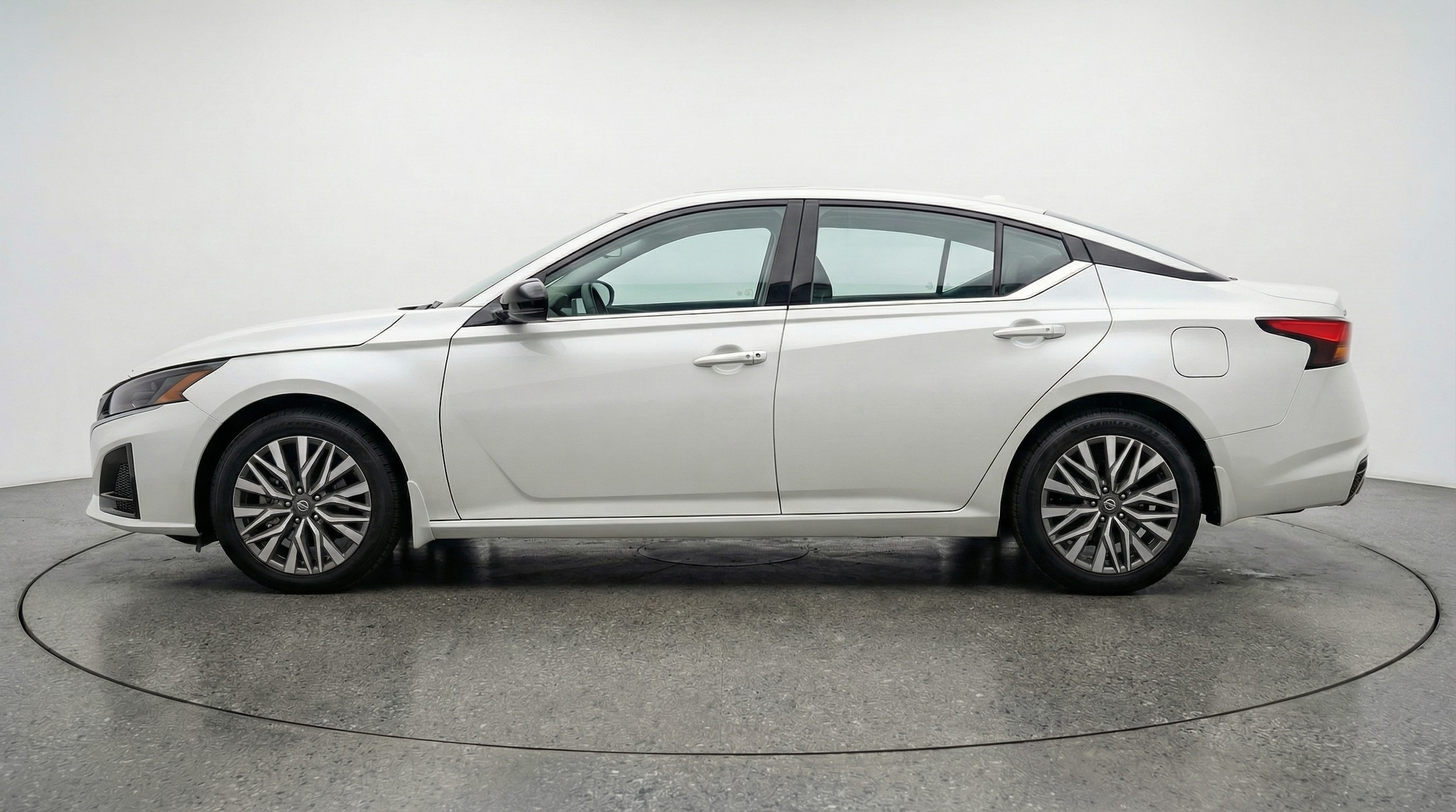 Thumbnail: 2025 Nissan Altima - 4