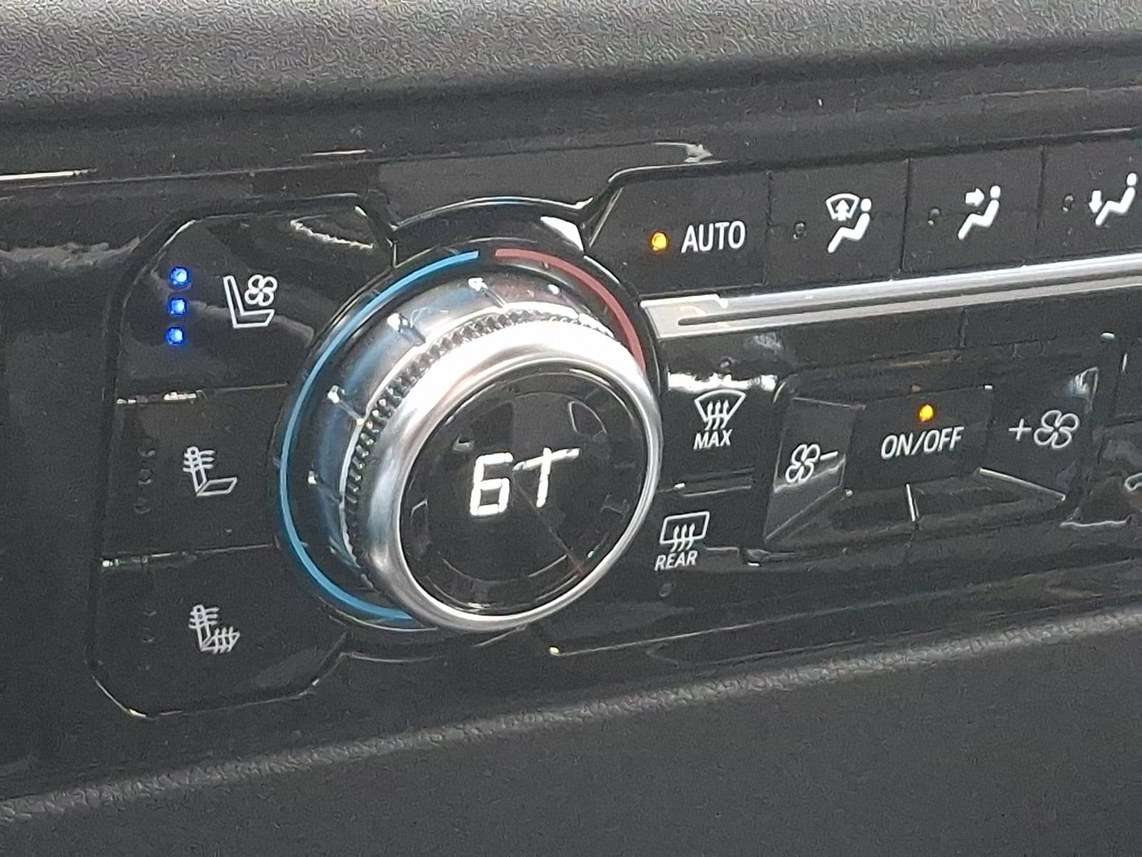 2026 GMC Sierra 1500 SLT - Photo 23