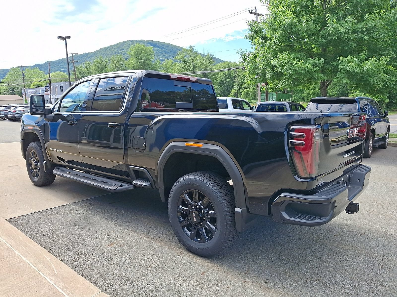 2026 GMC Sierra 2500HD AT4 - Photo 4