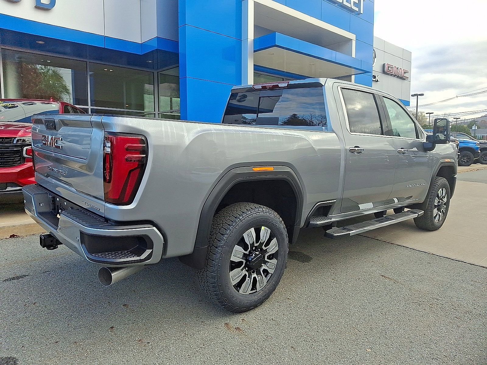 2026 GMC Sierra 2500HD Denali - Photo 6