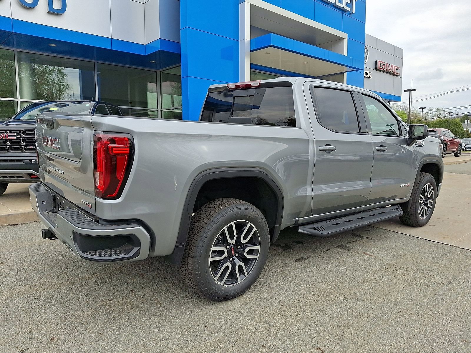2026 GMC Sierra 1500 AT4 - Photo 6