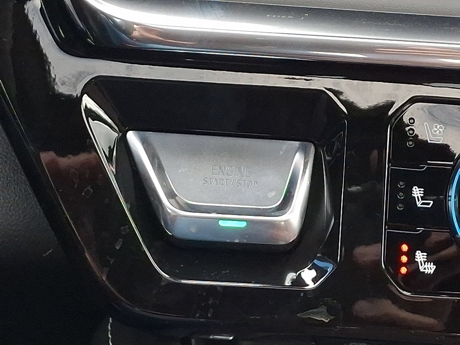 2026 GMC Sierra 3500HD Denali Ultimate - Photo 23