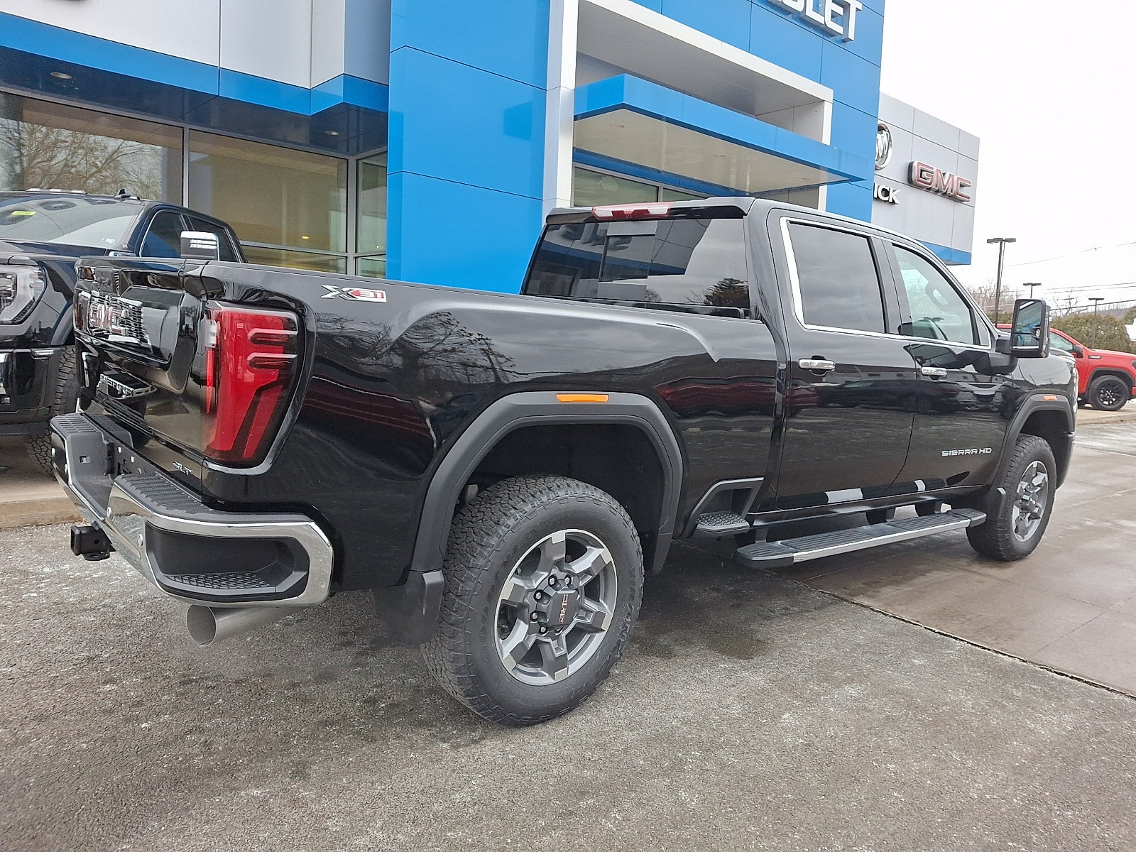 2026 GMC Sierra 2500HD SLT - Photo 6