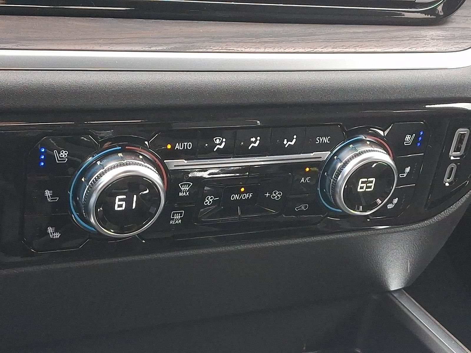 2026 GMC Sierra 1500 SLT - Photo 15