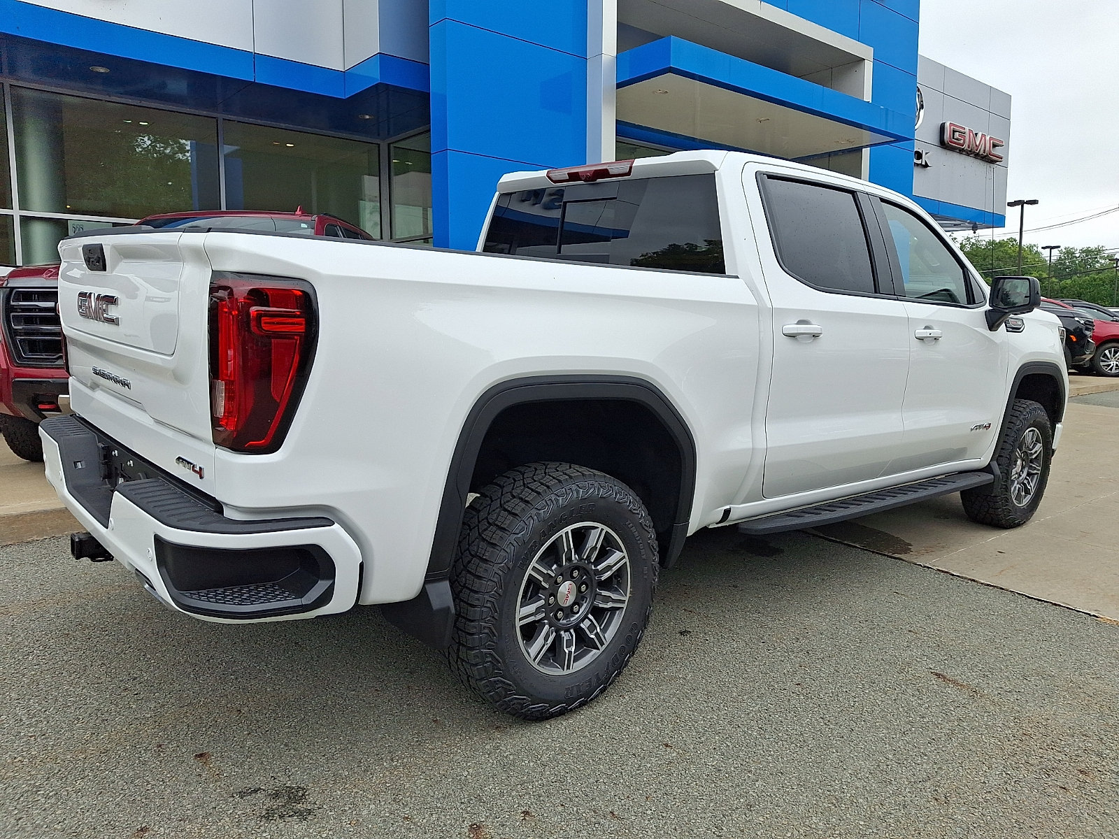 2026 GMC Sierra 1500 AT4 - Photo 6