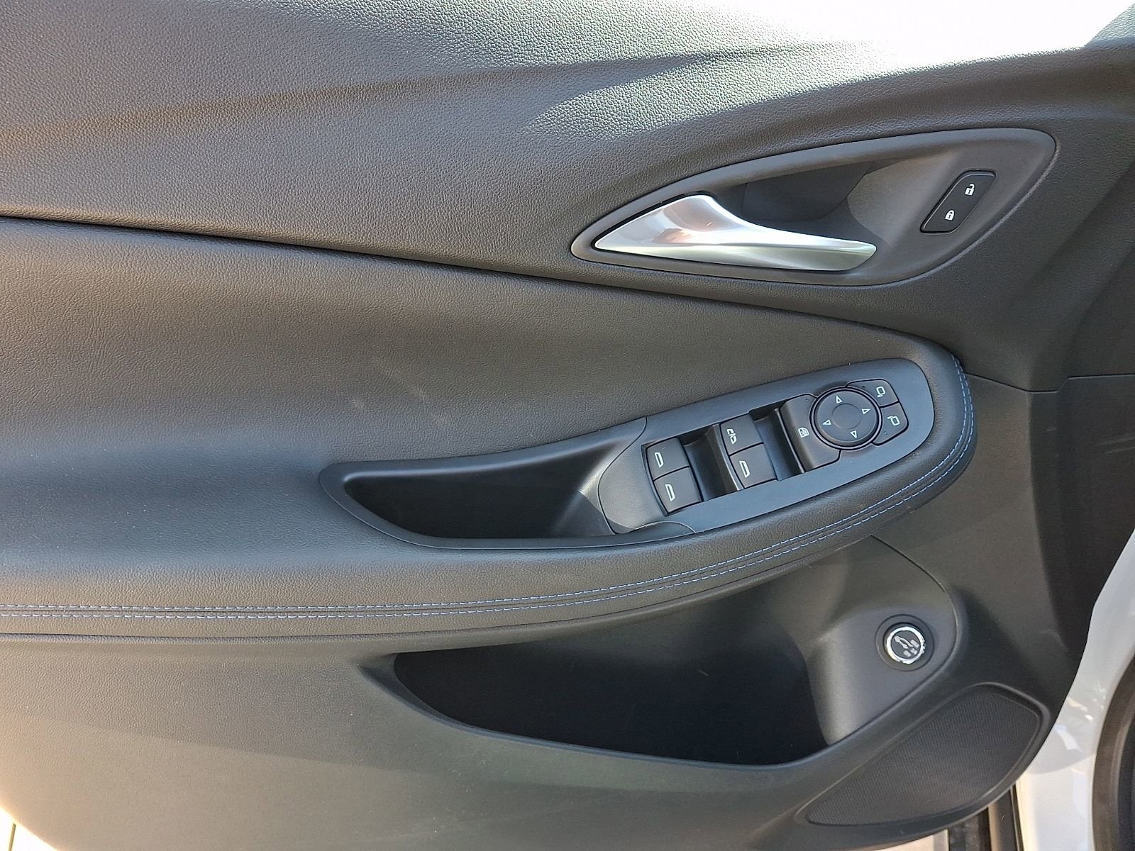 2026 Buick Encore GX Sport Touring - Photo 12