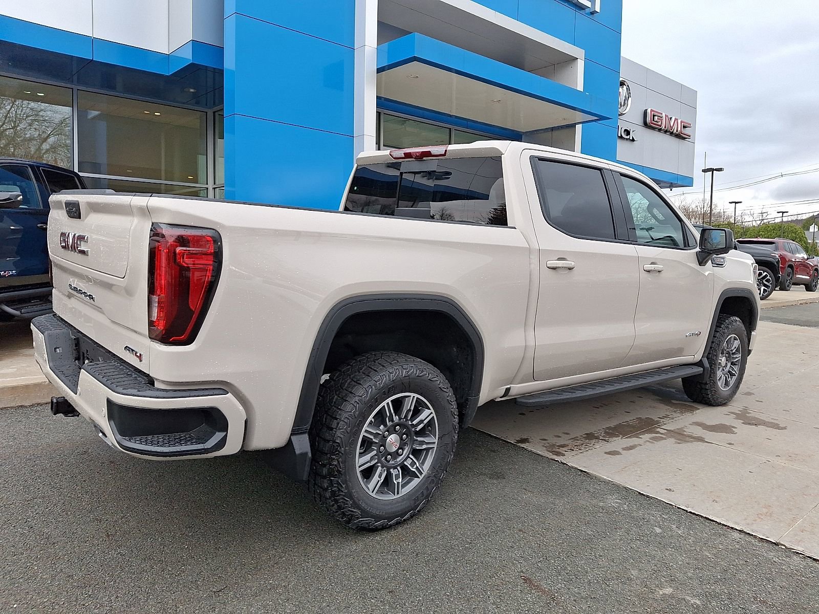 2026 GMC Sierra 1500 AT4 - Photo 6