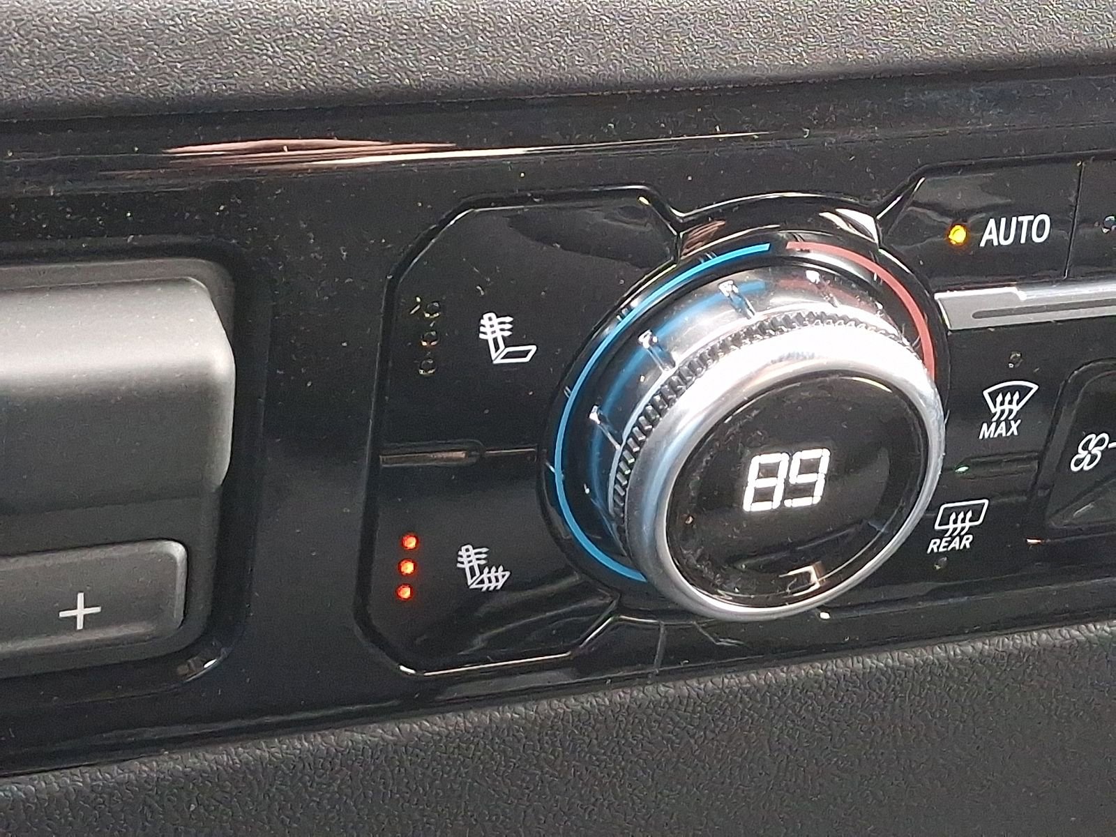 2026 GMC Sierra 1500 SLE - Photo 23