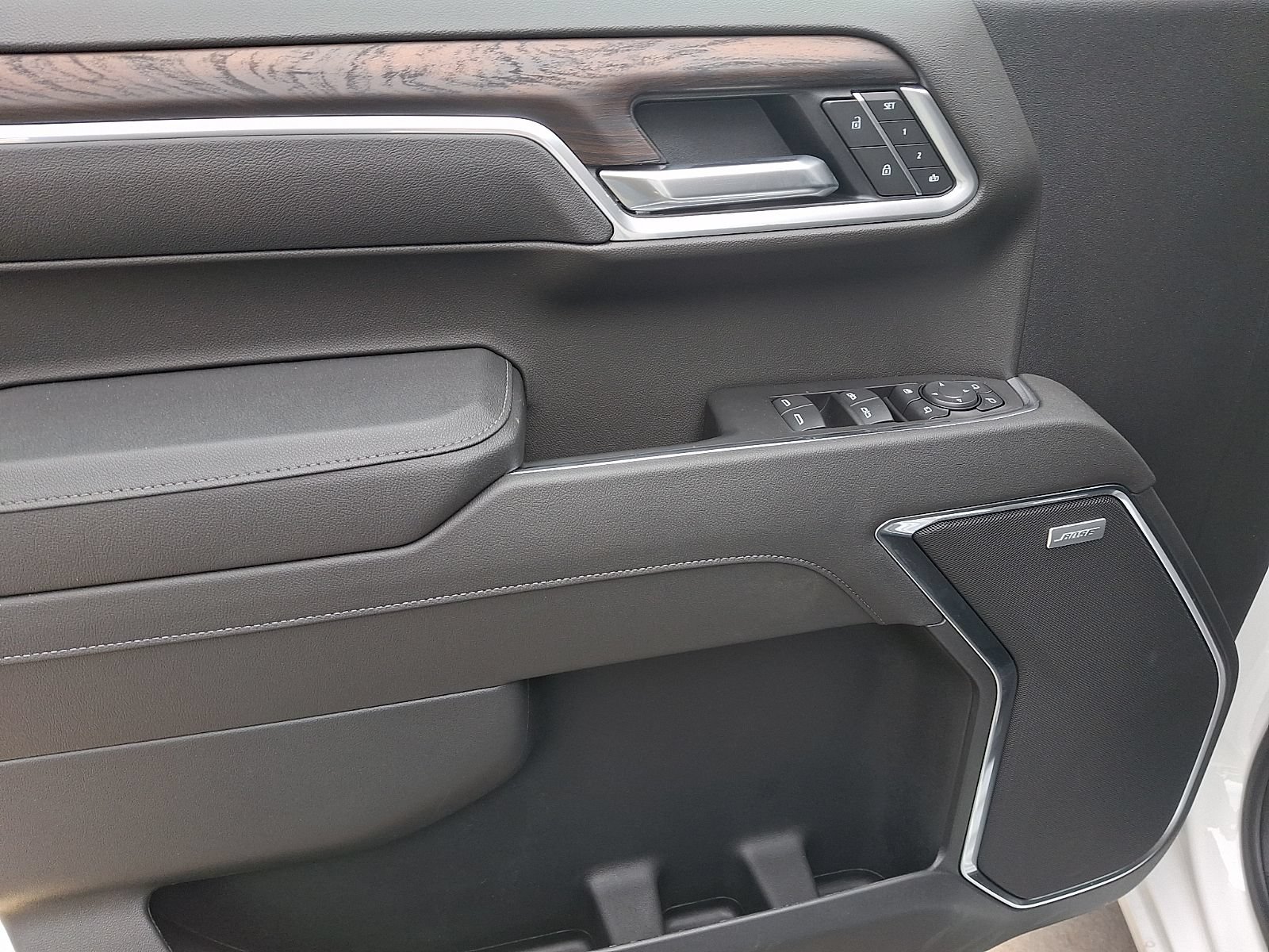 2026 GMC Sierra 1500 SLT - Photo 12