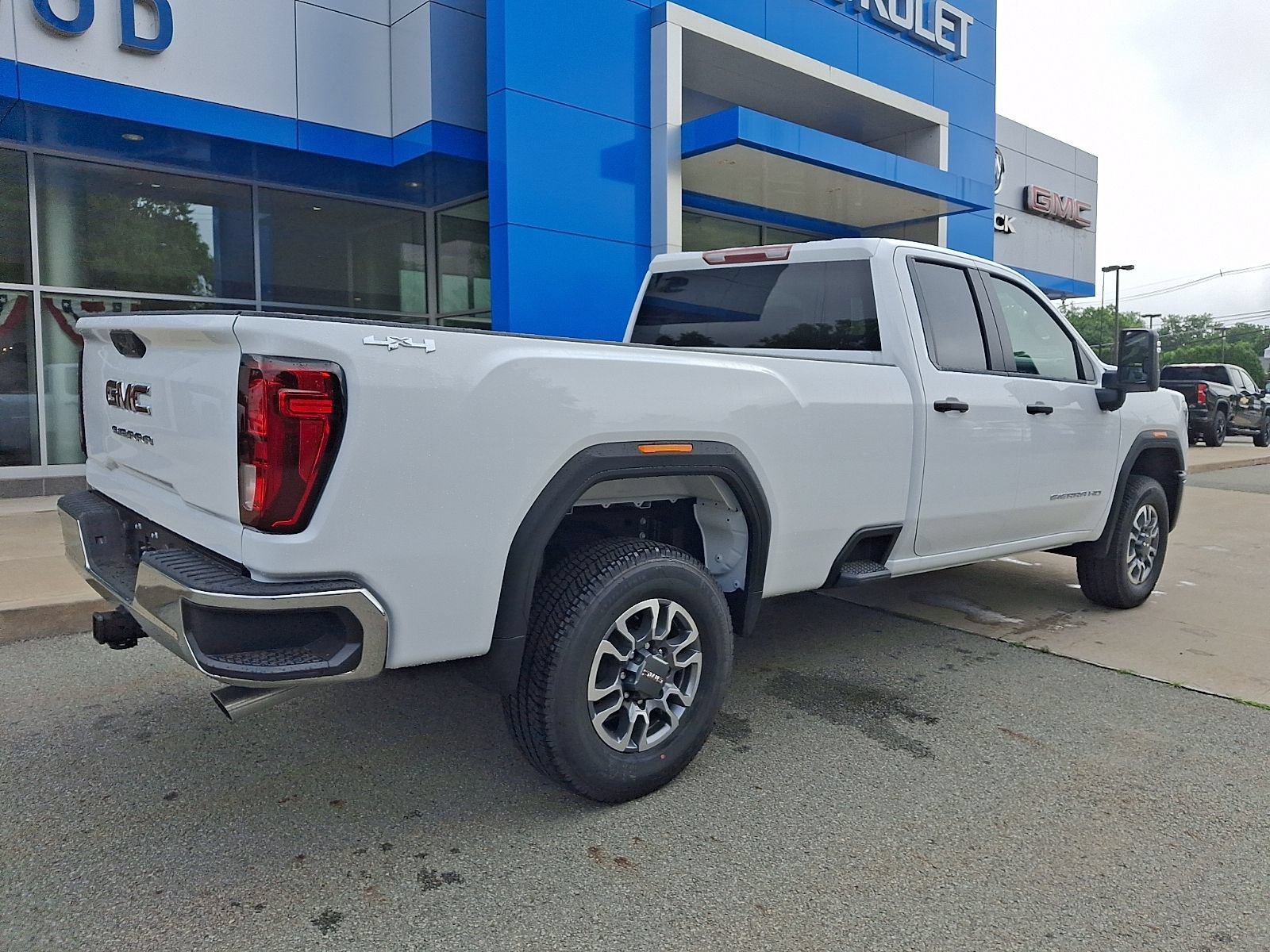 2026 GMC Sierra 3500HD Pro - Photo 6
