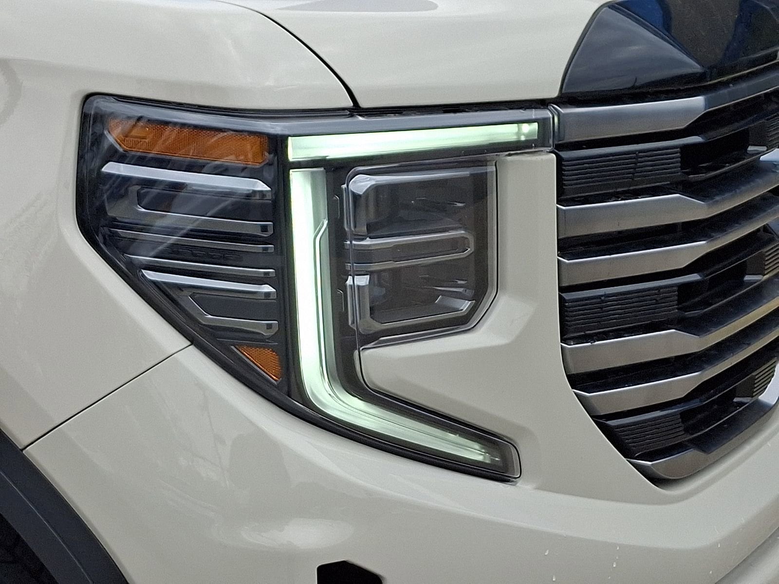 2026 GMC Sierra 1500 AT4 - Photo 9