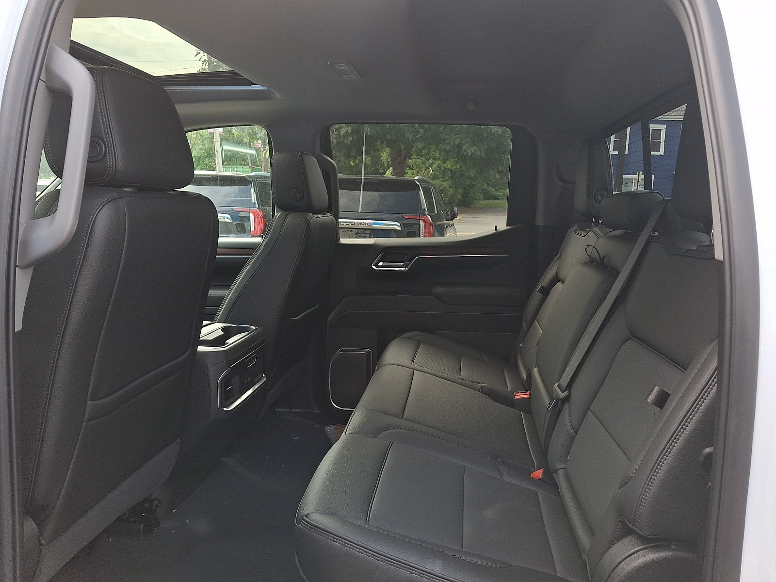 2026 GMC Sierra 1500 Denali - Photo 10
