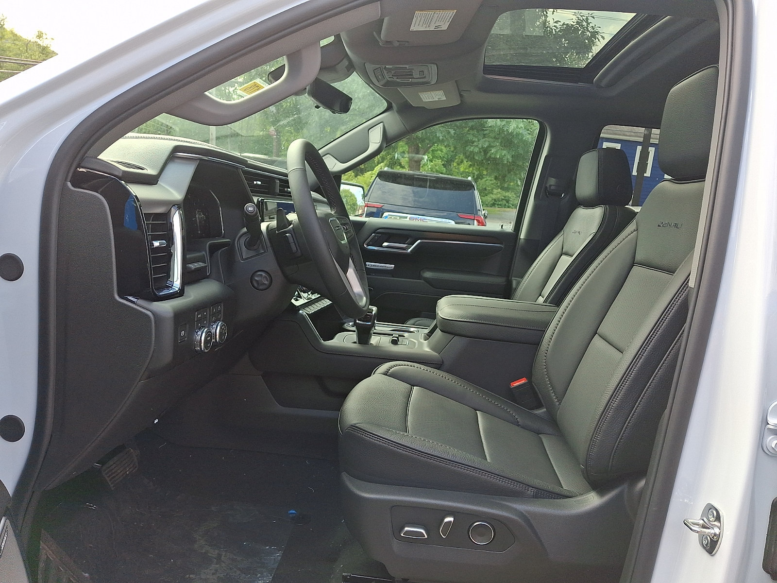 2026 GMC Sierra 1500 Denali - Photo 13