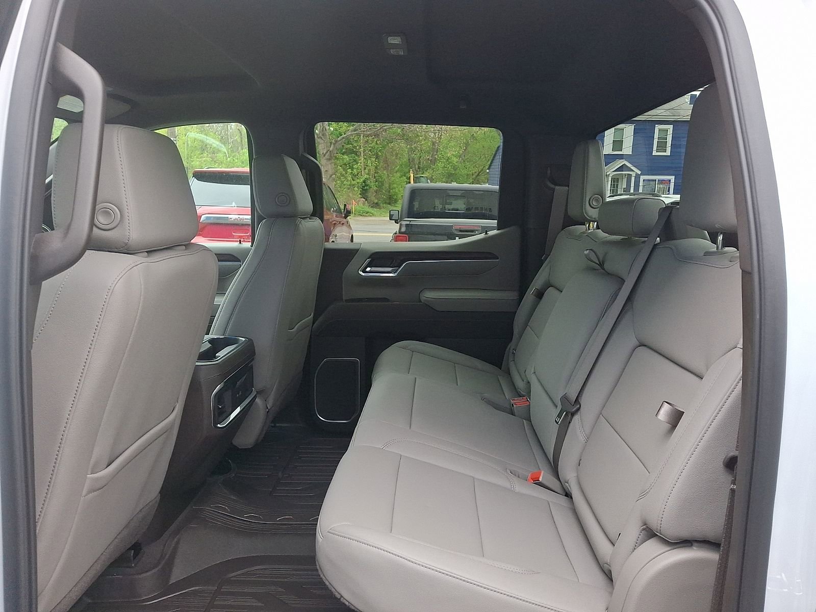 2026 GMC Sierra 1500 SLT - Photo 10