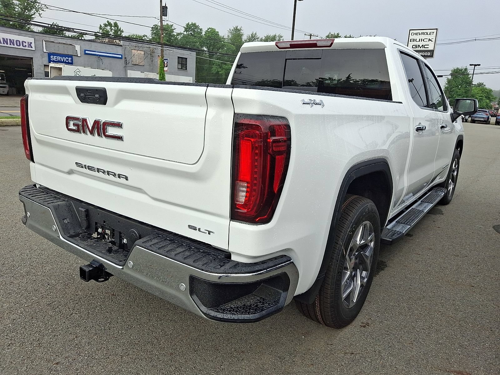 2026 GMC Sierra 1500 SLT - Photo 4