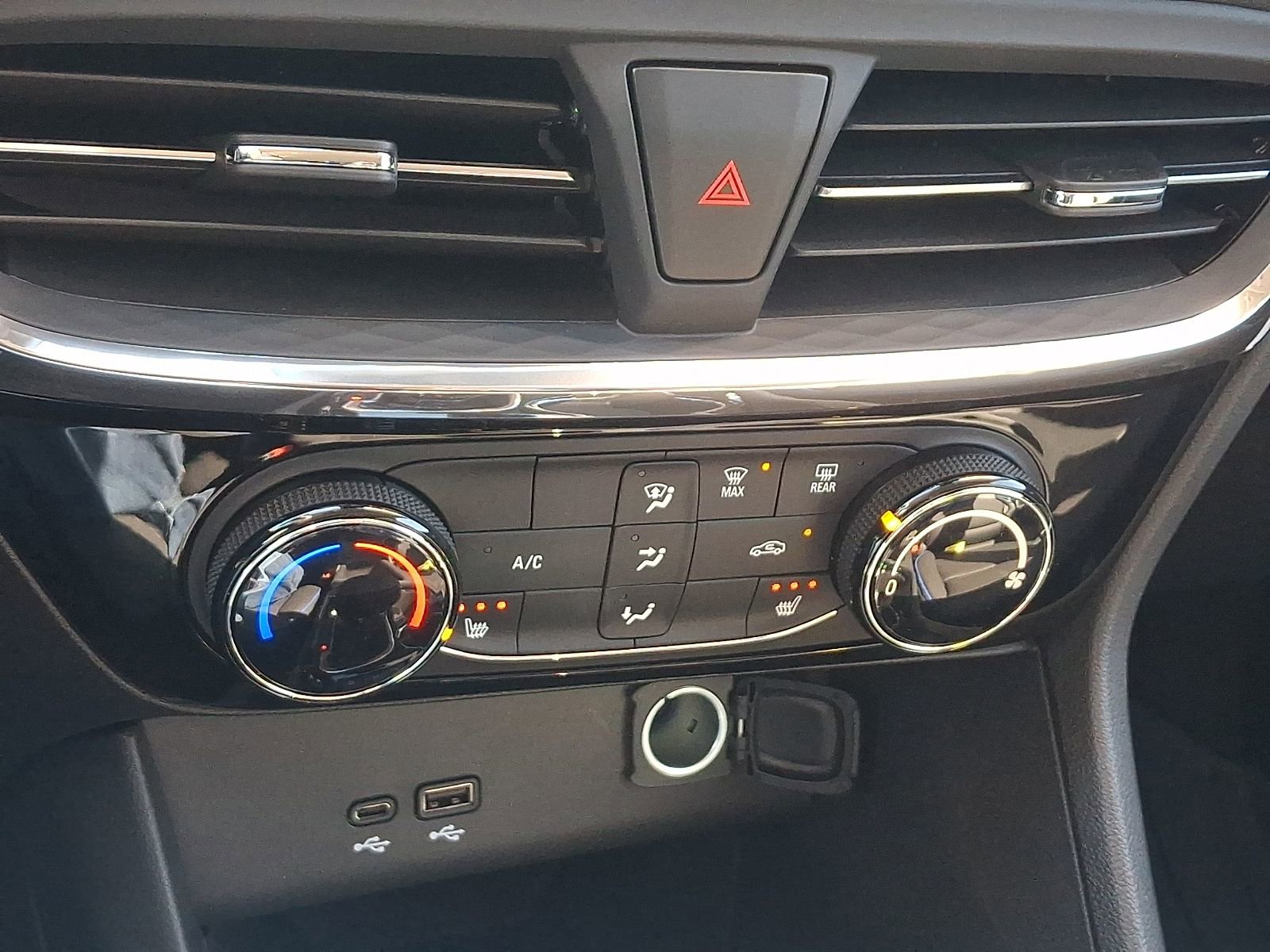 2026 Buick Encore GX Sport Touring - Photo 16