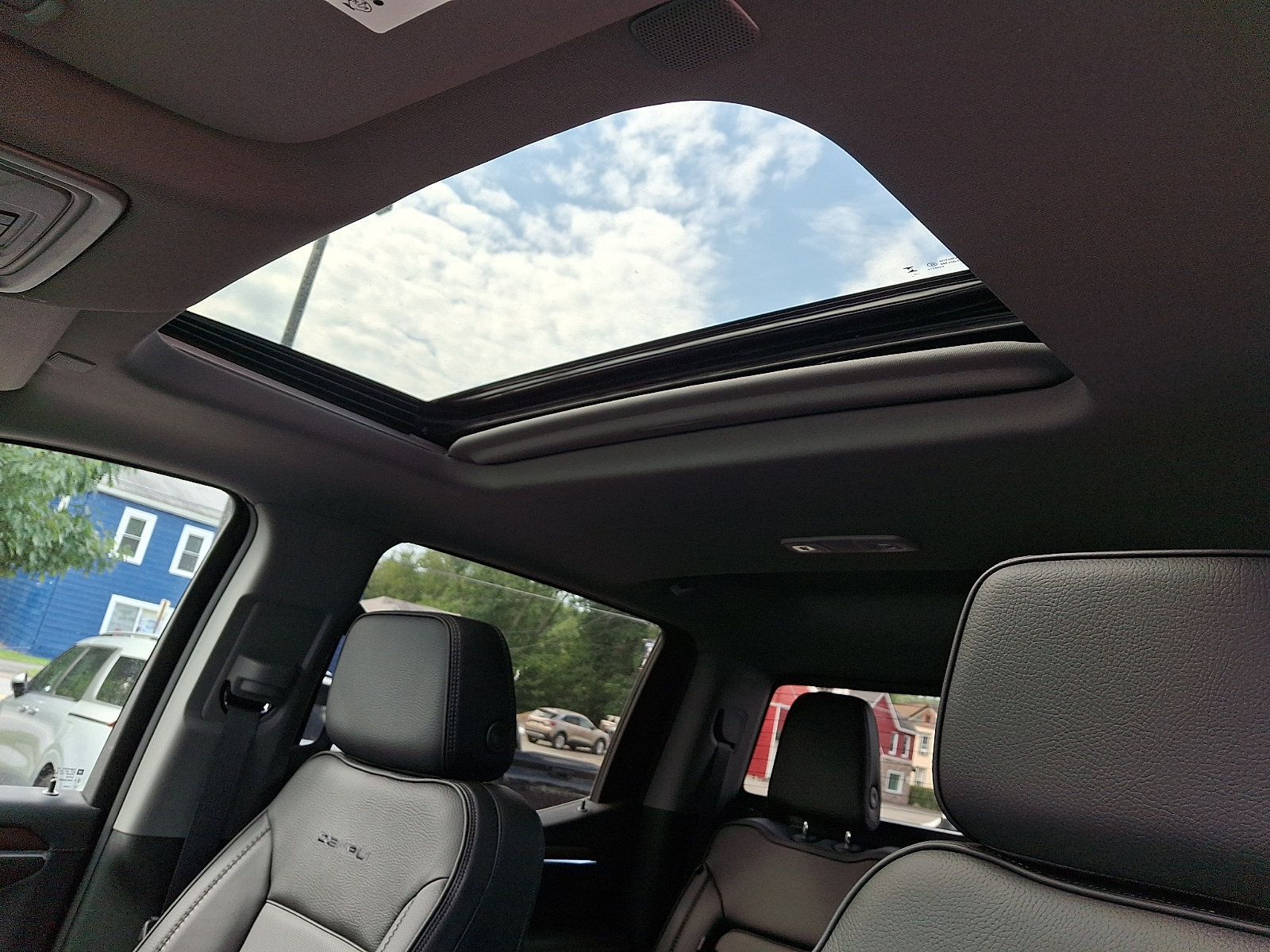 2026 GMC Sierra 1500 Denali - Photo 14