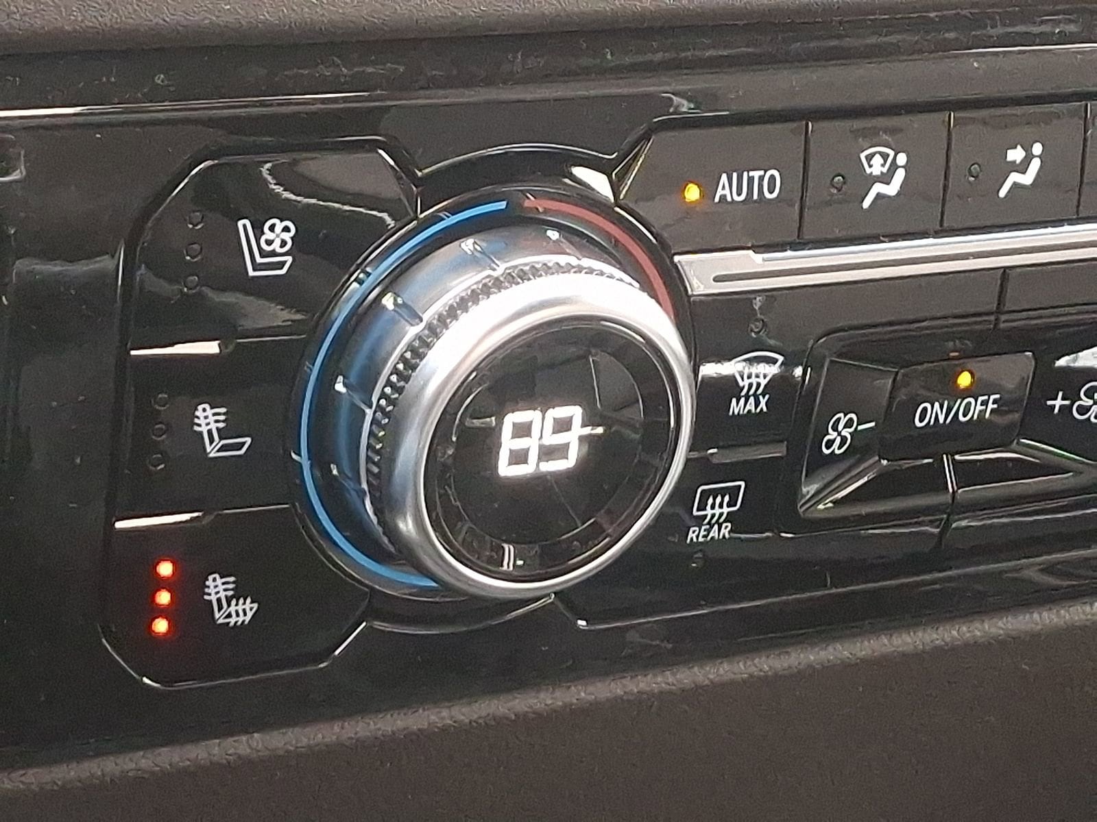 2026 GMC Sierra 1500 SLT - Photo 23